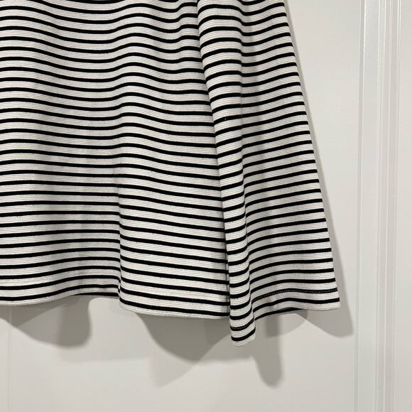 Banana Republic Women's Long Sleeve White Black Stripes Bow Size Small - Picture 2 of 9